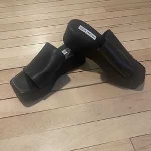 Steve Madden 90s chunky sandals